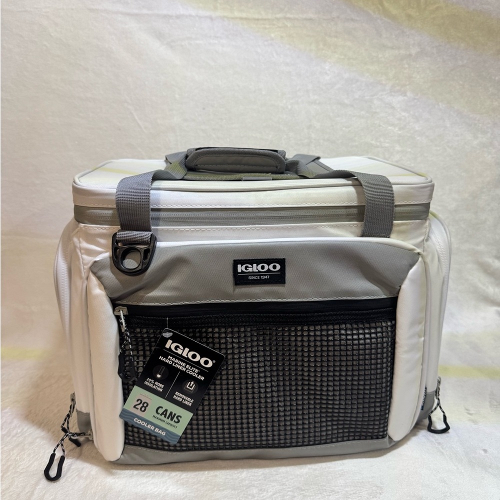 Igloo Black and White Men's Travel Cooler Bag